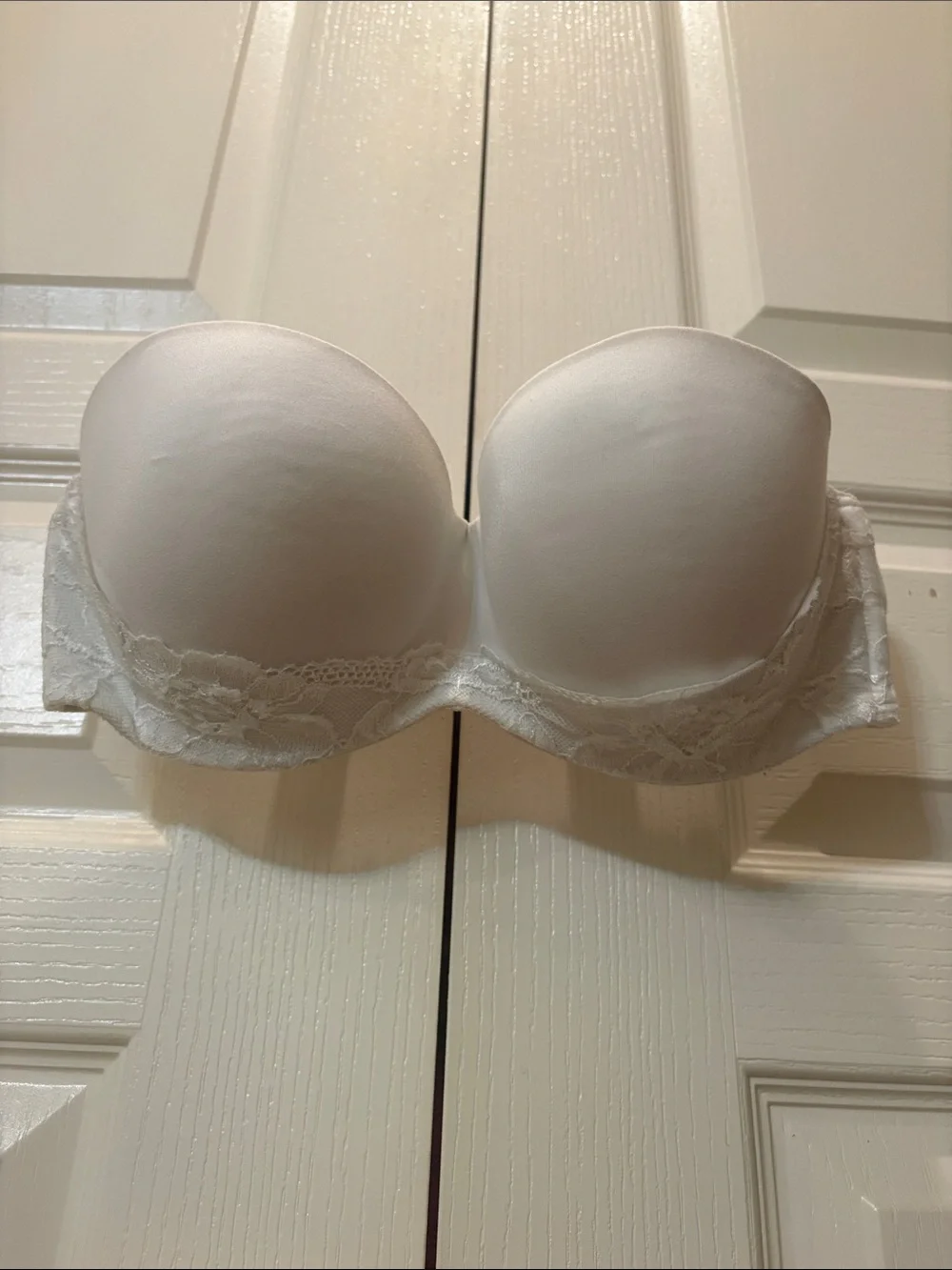VICTORIA’S SECRET  32DD